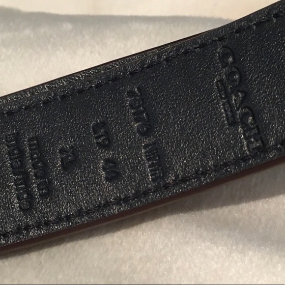 New Coach Logo Leather Reversible Signature Belt. - Picture 5 of 6